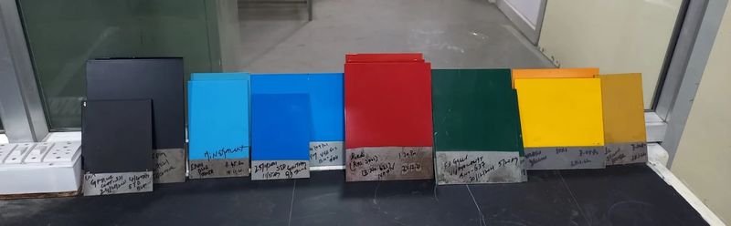 Colour sample plates